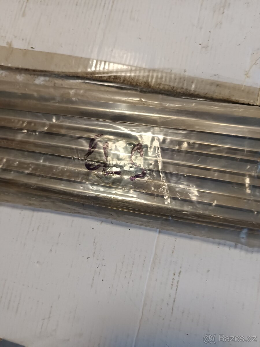 ŠKODA LS,GLS ZADNÍ LIŠTA ČELA- NOVÁ ULOŽENKA - 5