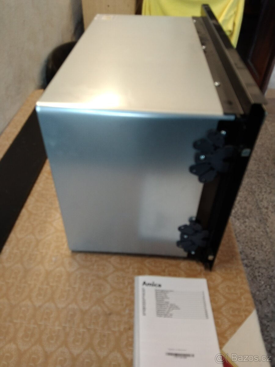 Prodám nepoužitou vestavnou mikrovlnou troubu amica - 5