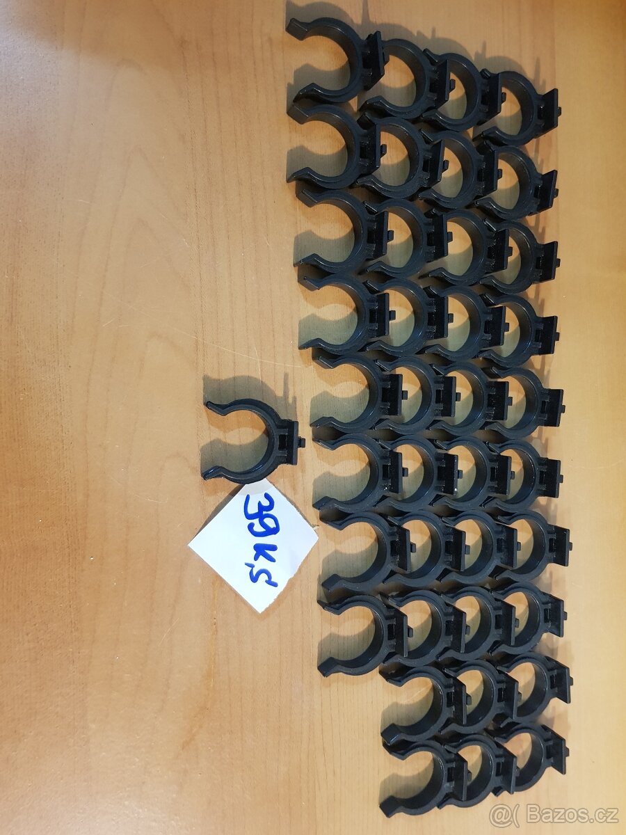 Držák soklové lišty, Více TYPŮ ZASLÁNÍ: 30,- - 5