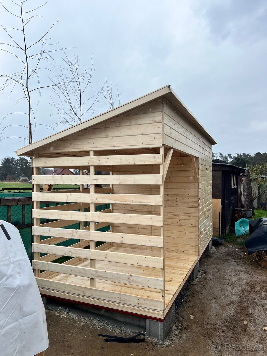 Domek s dřevníkem - 5