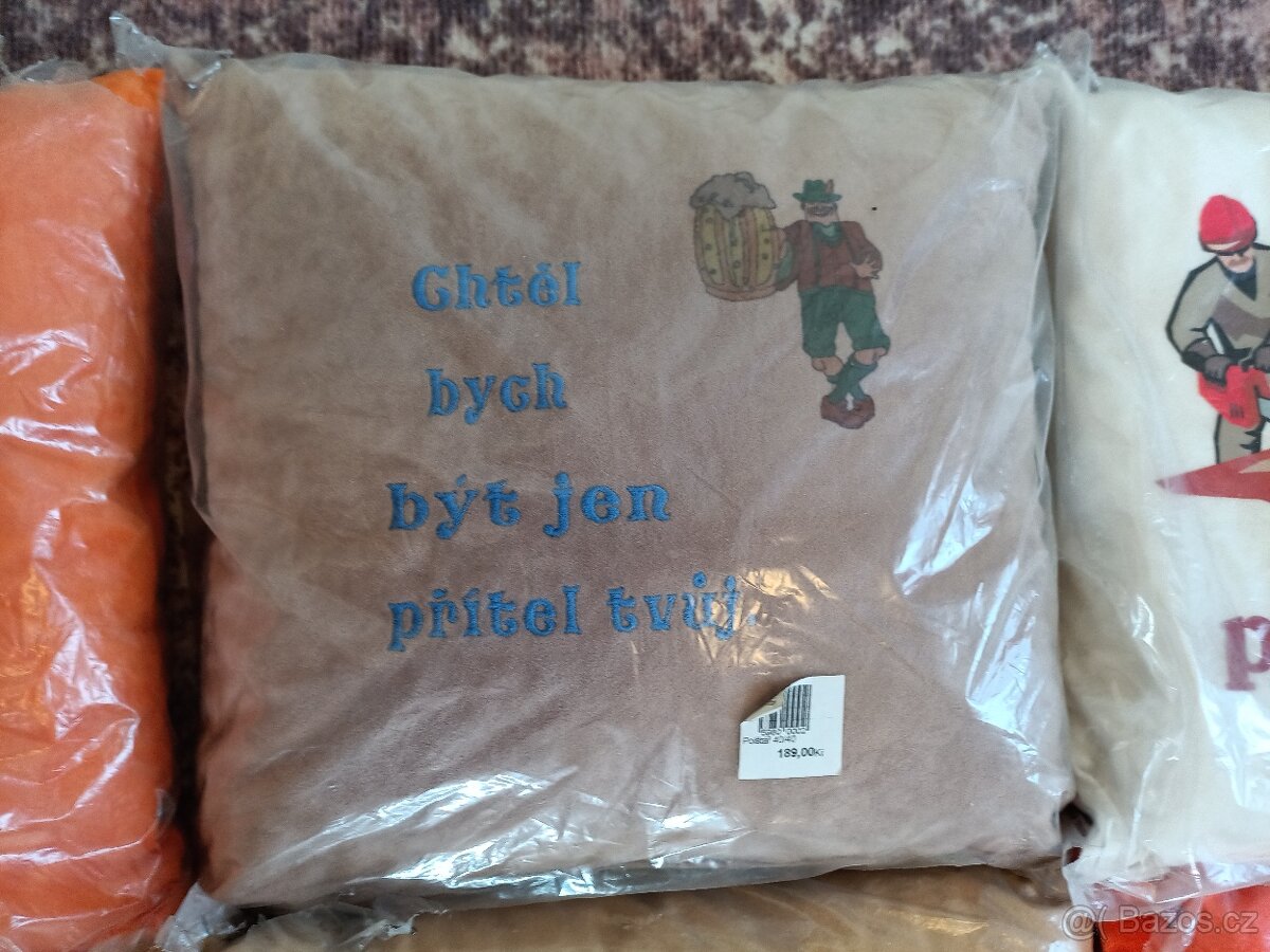 Polštář s výšivkou nový - 5