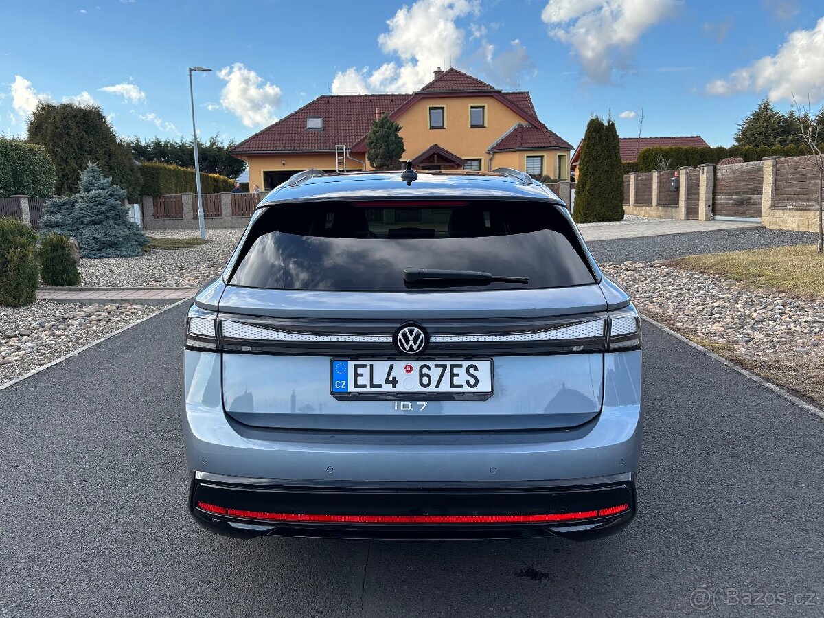 VW ID 7 TOURER PRO rv.2025 - 5