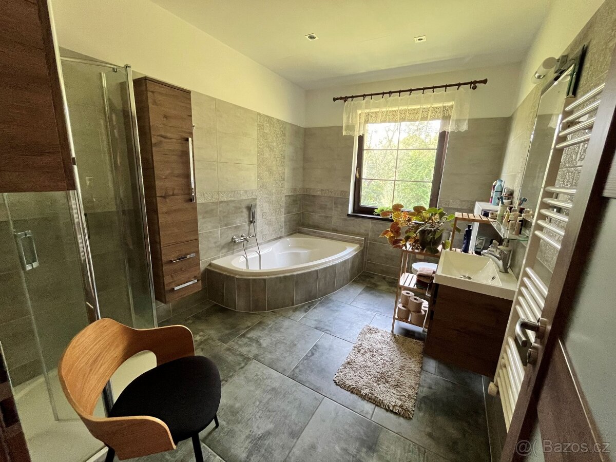 Rodinný dům 4+kk - 5