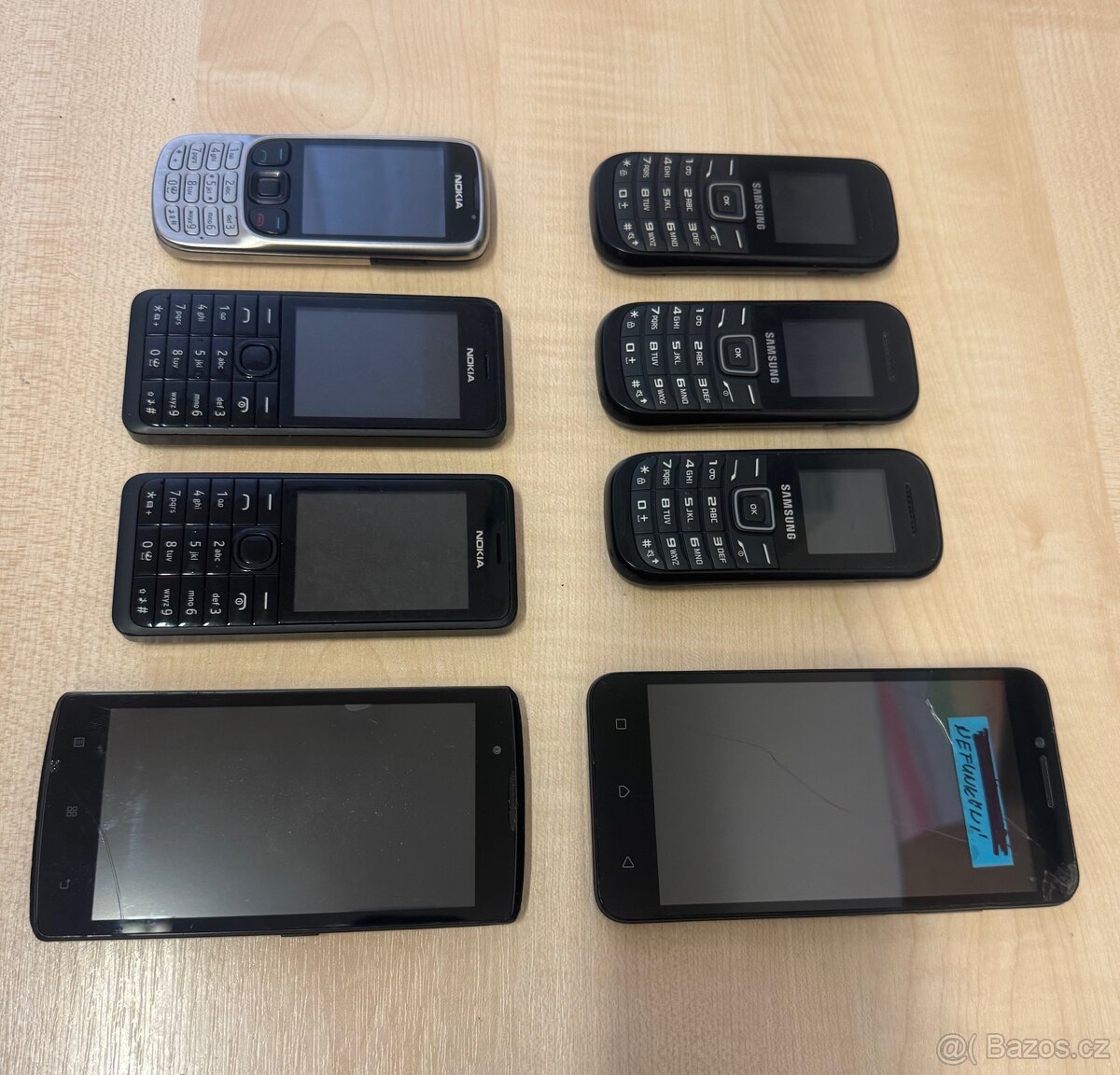 Mix mobilních telefonů (funkční / nefunkční / tlačítkové) - 5