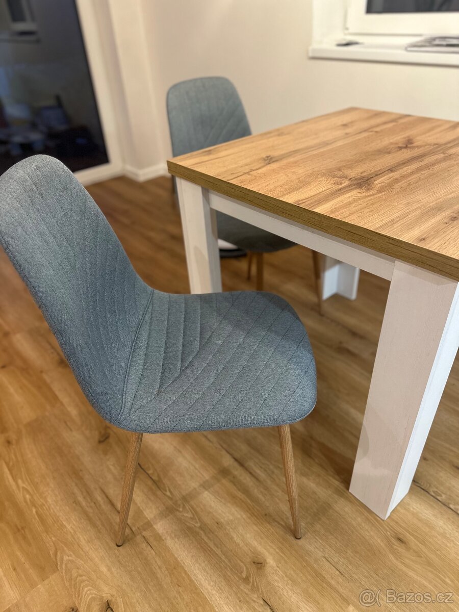 Jídelní stůl - 5