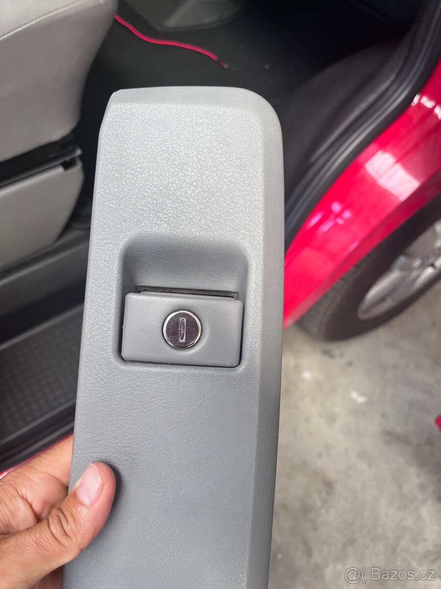 Vw T4 zamykací přihrádka - 5