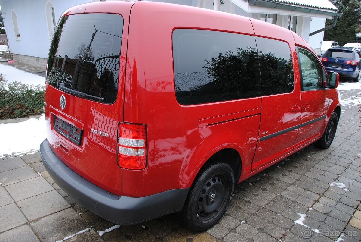 VW CADDY MAXI 2.0TDi 103kW - po 1. majiteli - 7 míst - 5