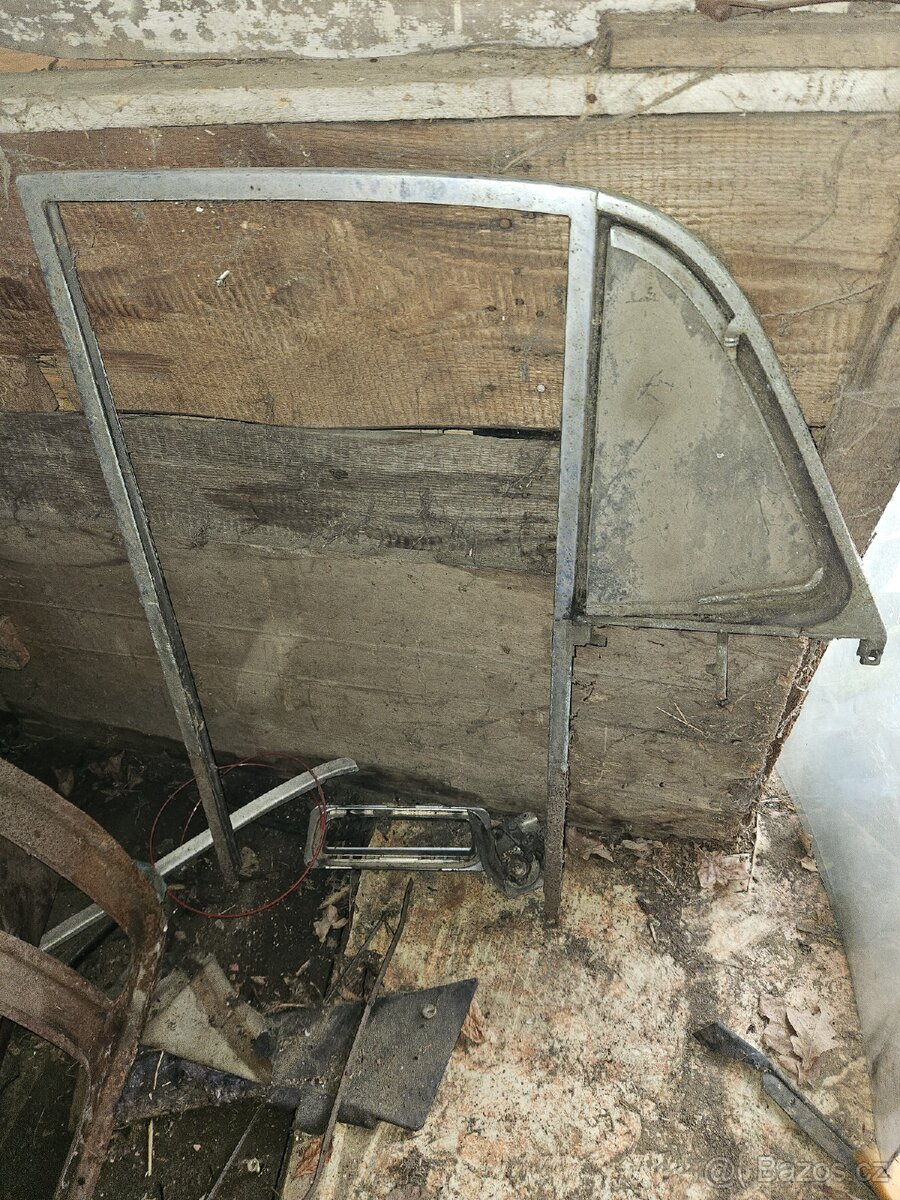 Tatra 603 dveře, rámy, nádrž - 5