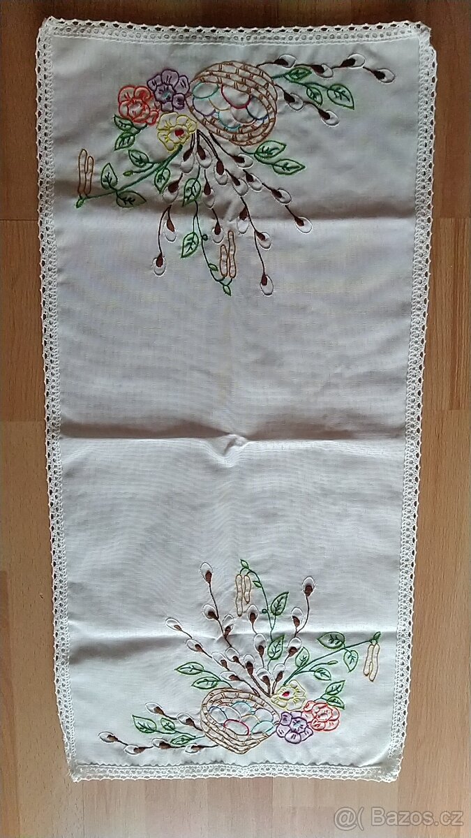 Vyšívaný ubrus - 5