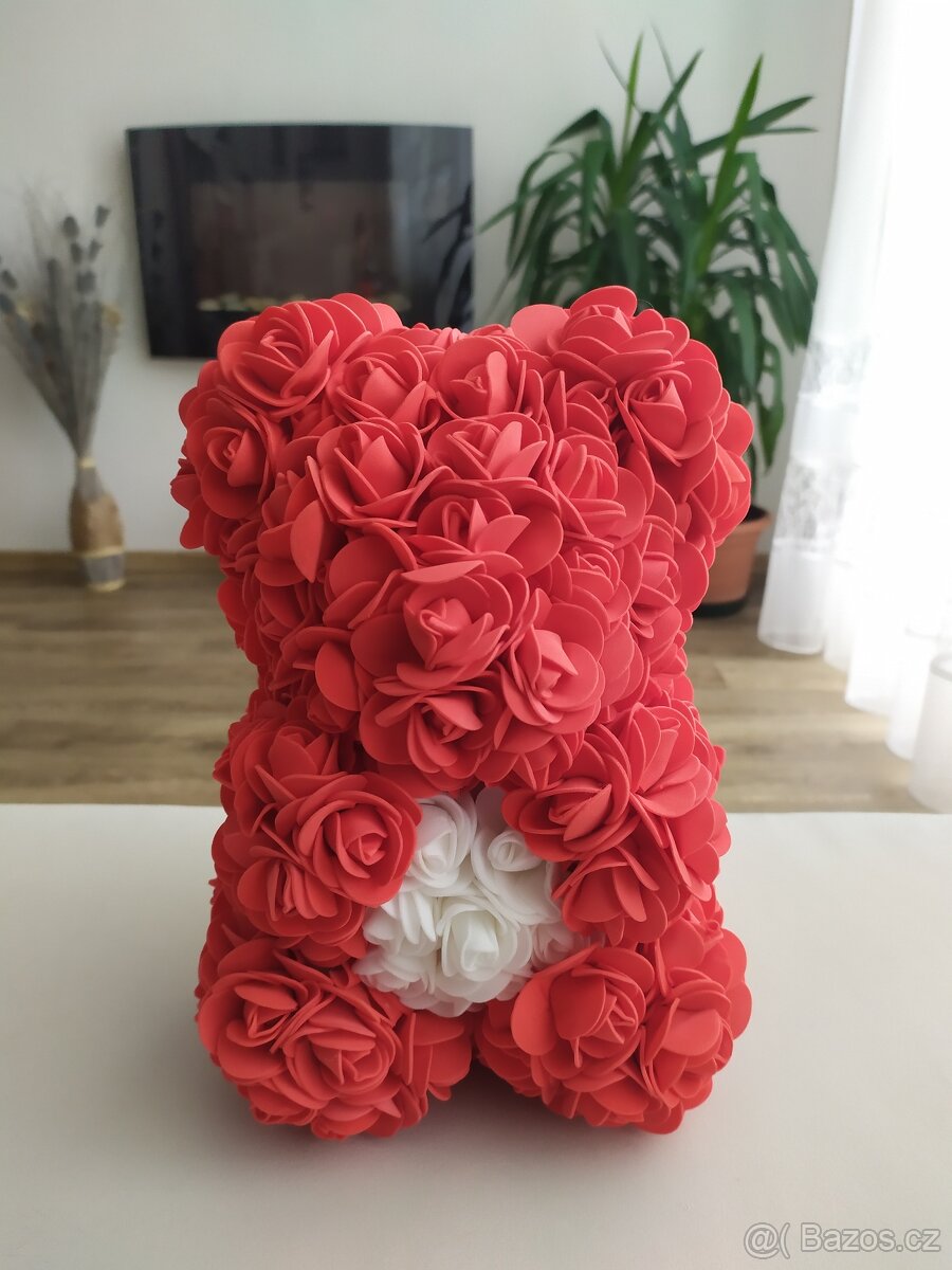 Rose Bear - medvěd z růží - různé barvy + esence - 5