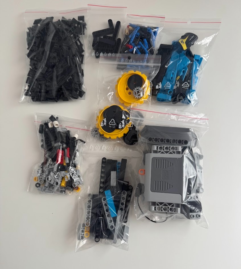 Lego Technic 42095 Remote Controlled Stunt Racer - 5