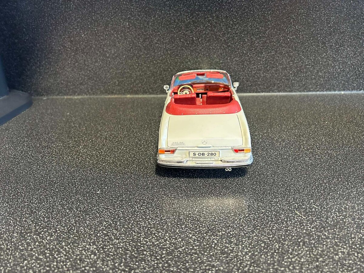 Mercedes Benz 280SE 1:18 - 5