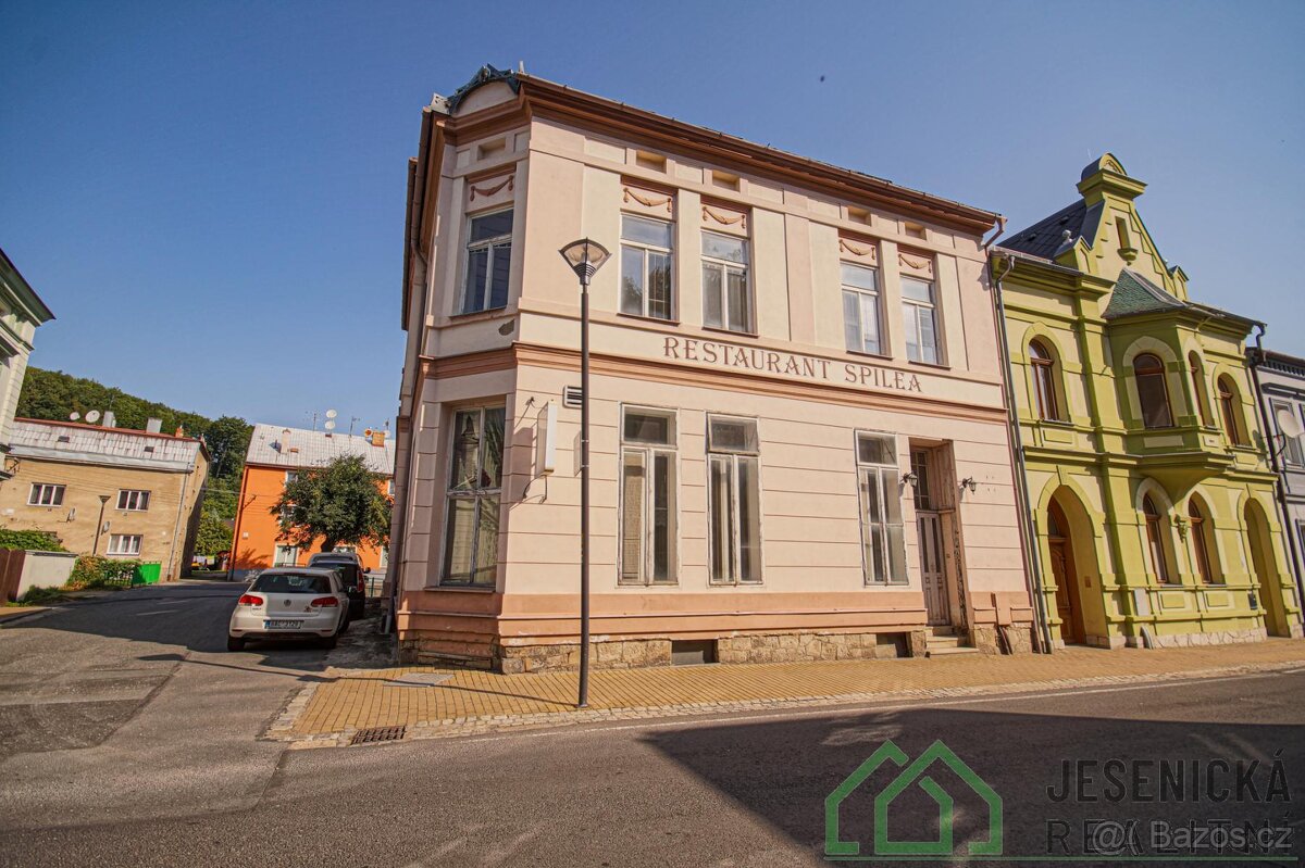 Prodej rodinného domu s restauraci. - 5