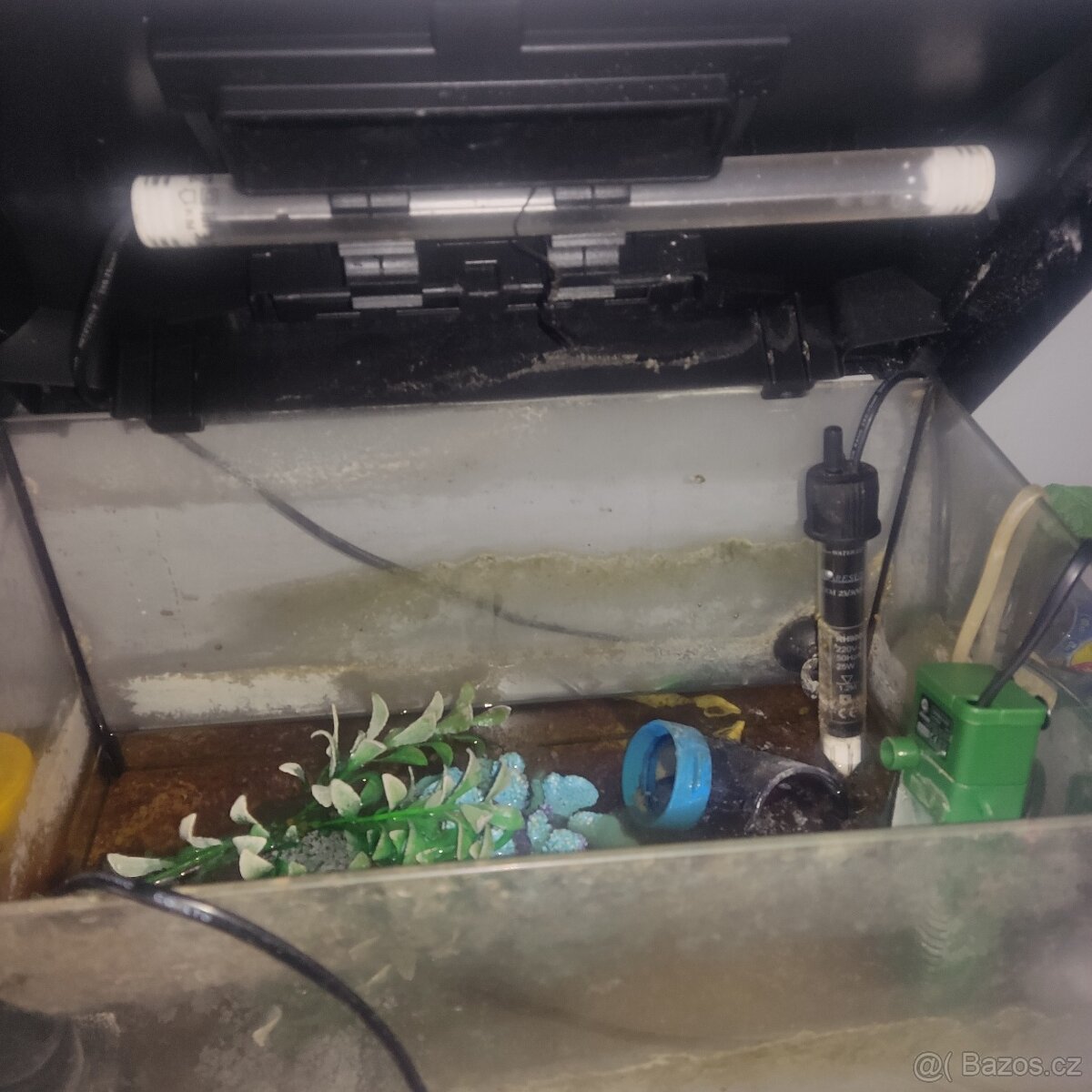 Prodám kompletní set akvárko se vším - 5