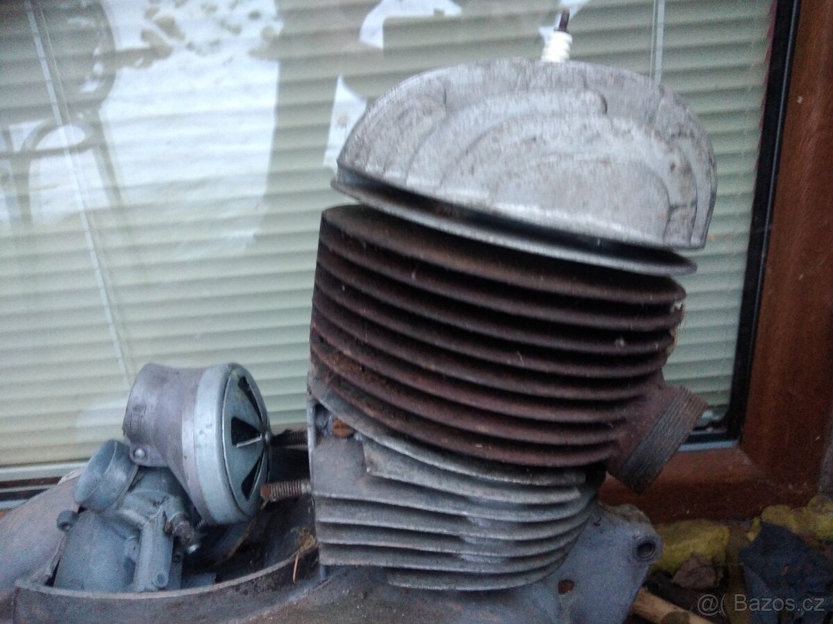 Motor JAWA 250 - 5
