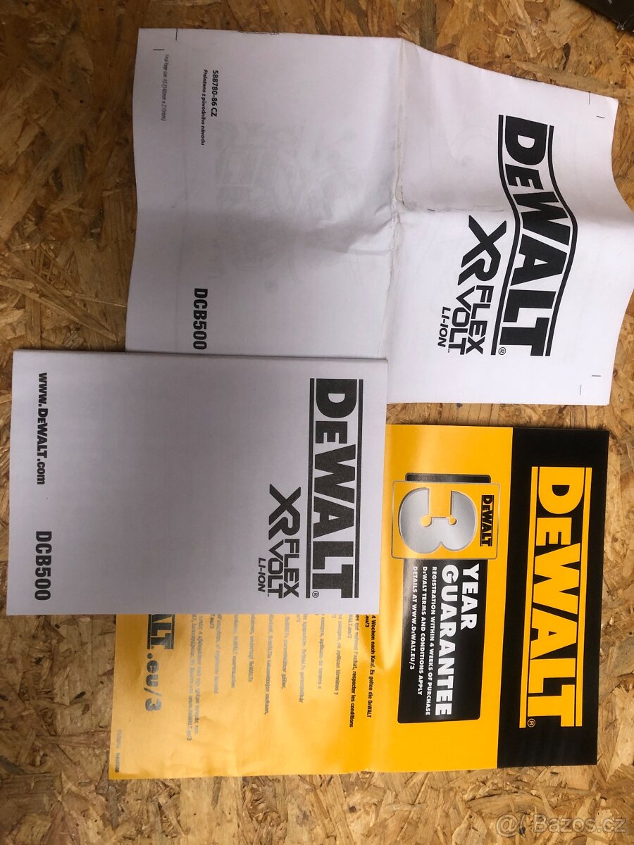DeWALT DCB500 - 5