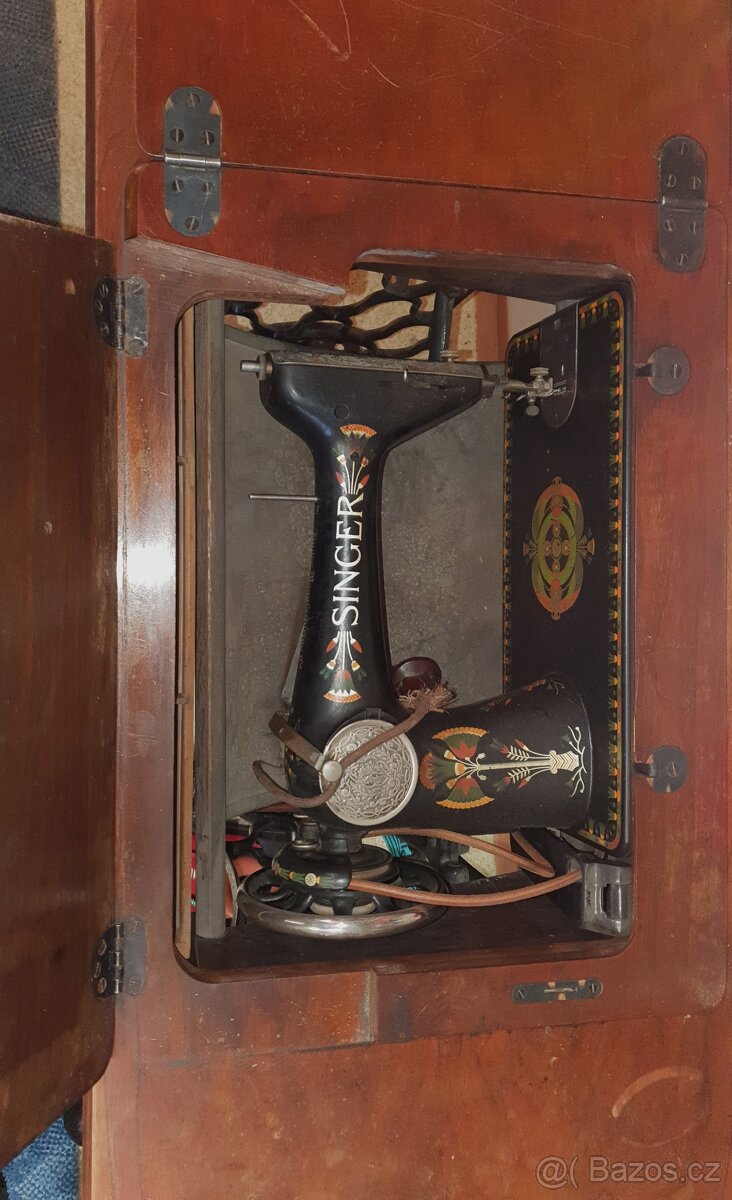 Prodám starožitný šicí stroj SINGER - 5