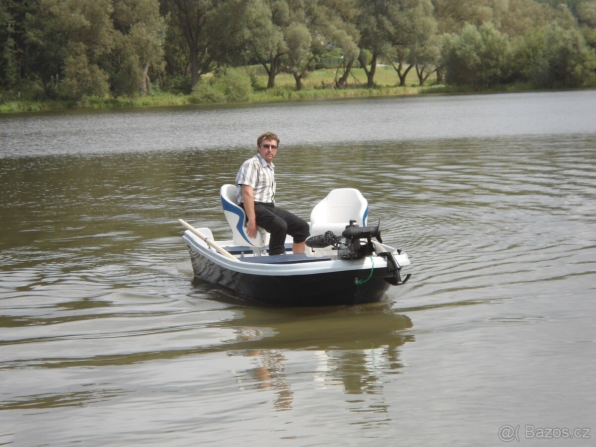 Přívlačový, rybářský člun, loď Nikol 400 - 5