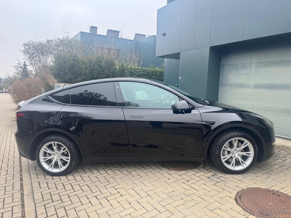 Tesla Model Y, Dual motor - 5