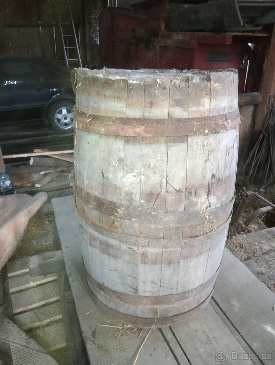 Stary dřevěný sud - 5