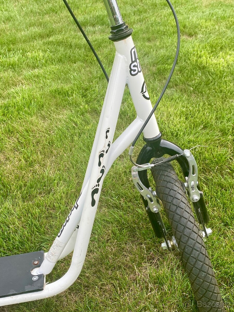 Bílá koloběžka Master - 5