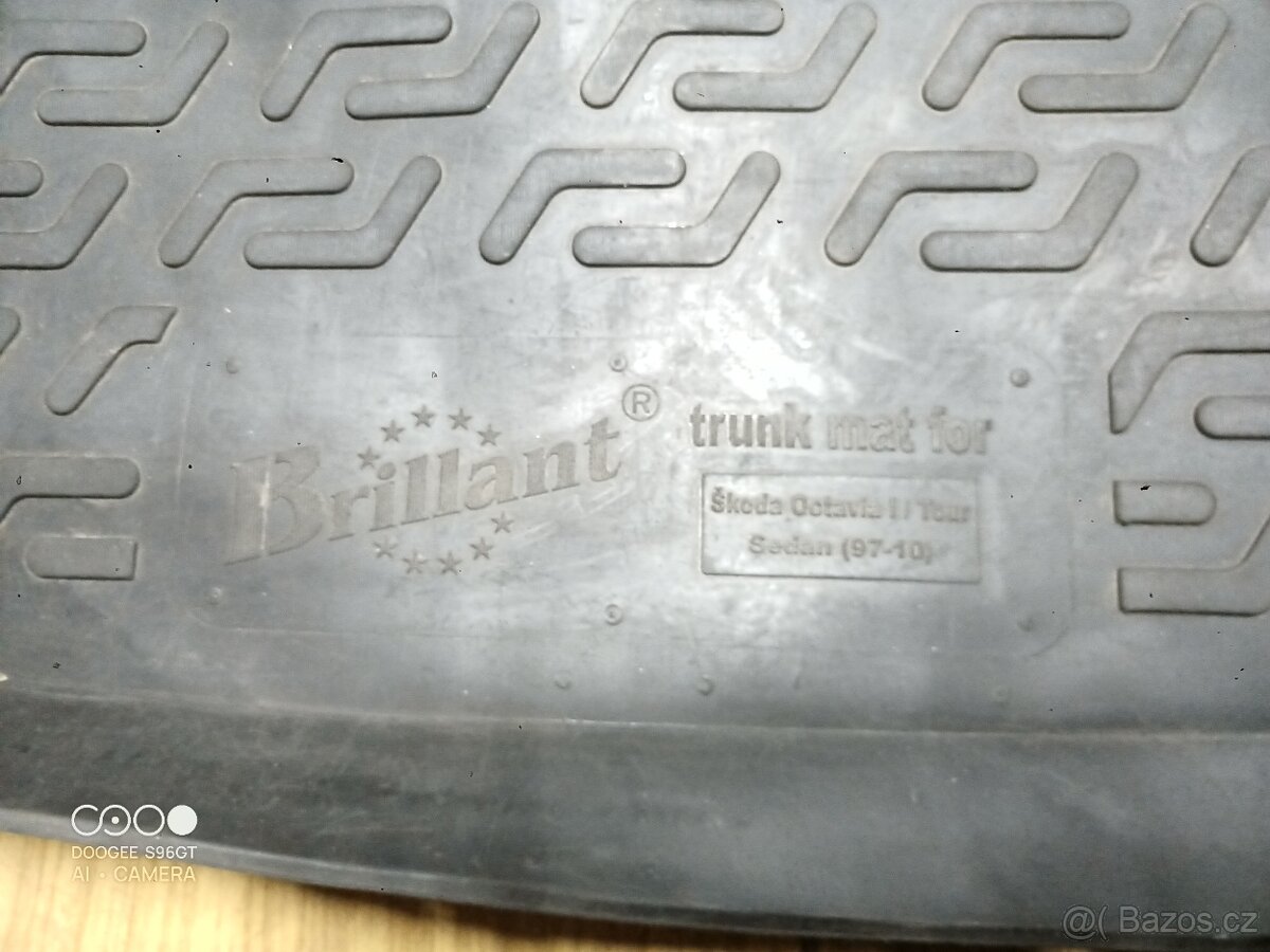 Prodám kompletní gumové autokoberce a vanu Škoda Octavia 1 - 5