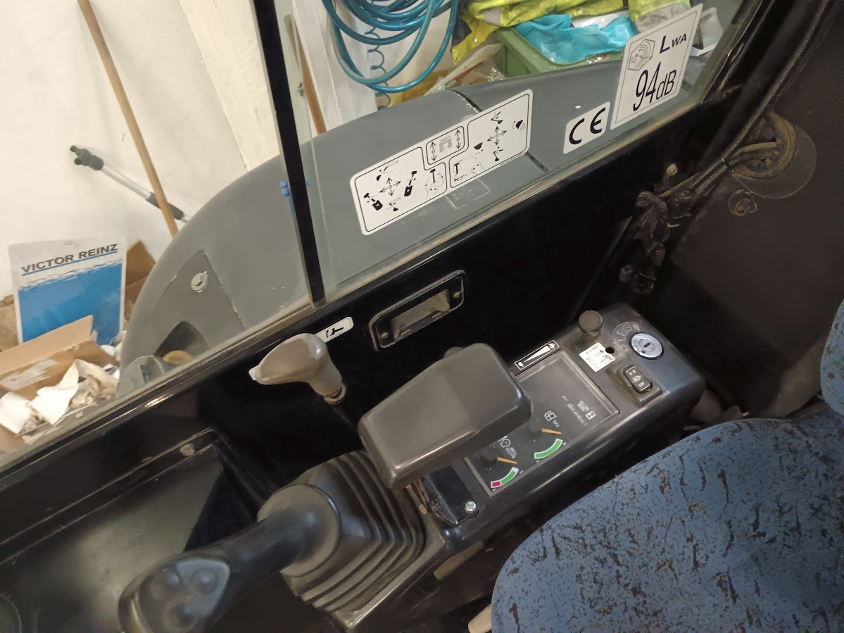 Minibagr Hanix H36 R 3,6 tuny - 5