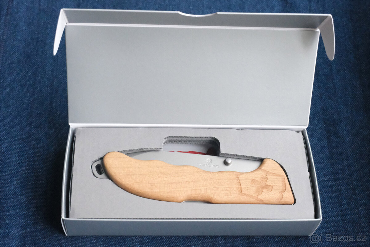 Prodám Victorinox Evoke Wood Brown - 5