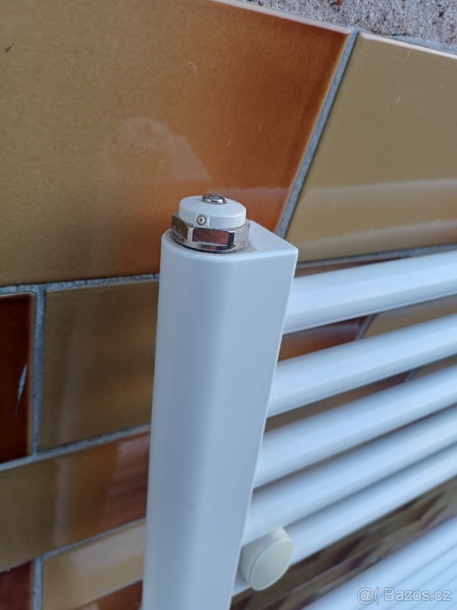 PRODÁM ELEKTRICKÝ KOUPELNOVÝ ŽEBŘÍK - 5