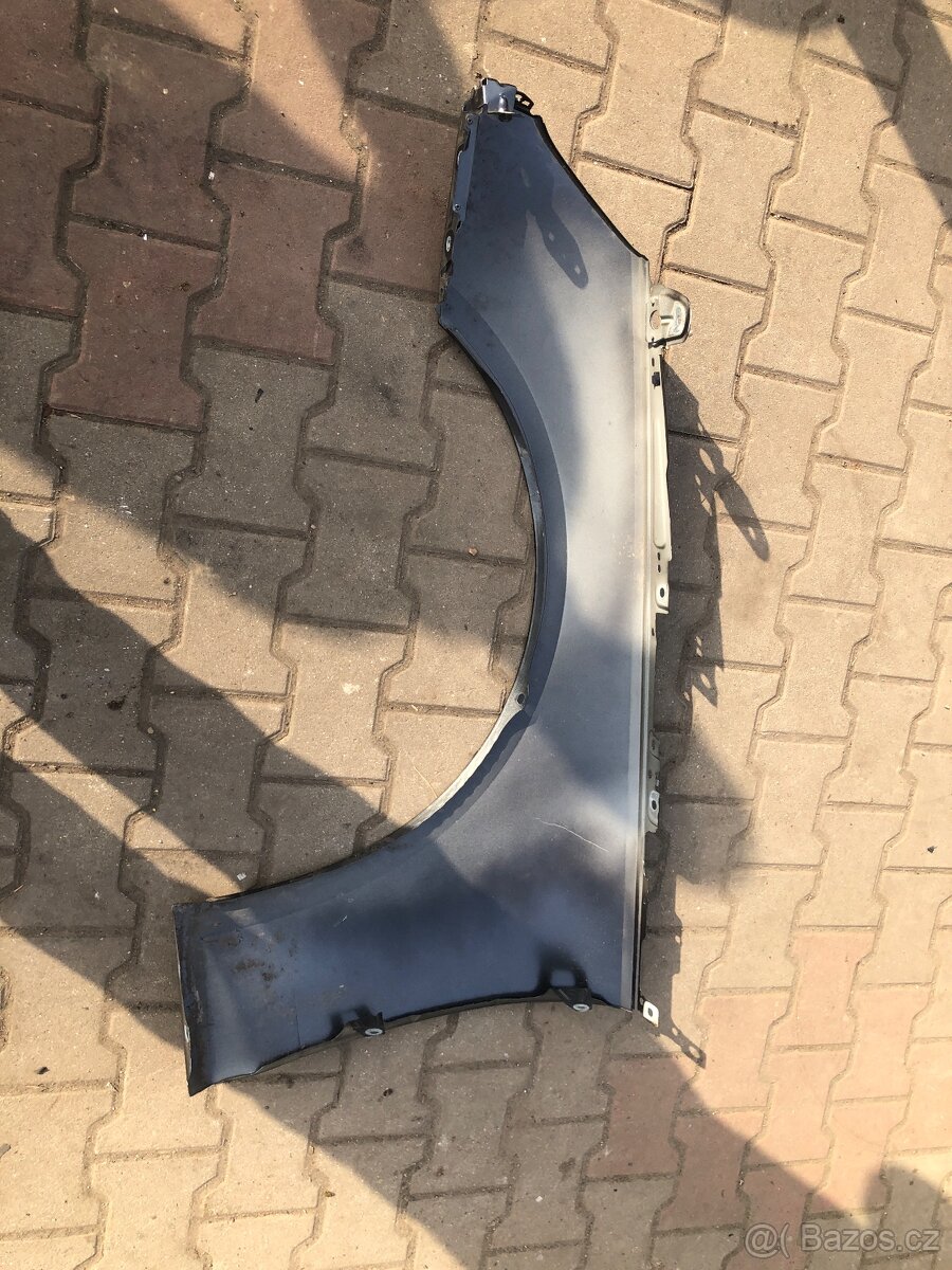 Pravý blatnik Audi A4 B9 - 5