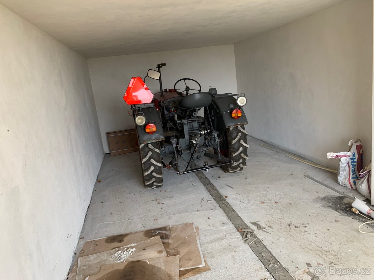 Traktor Hanomag R 28 - 5