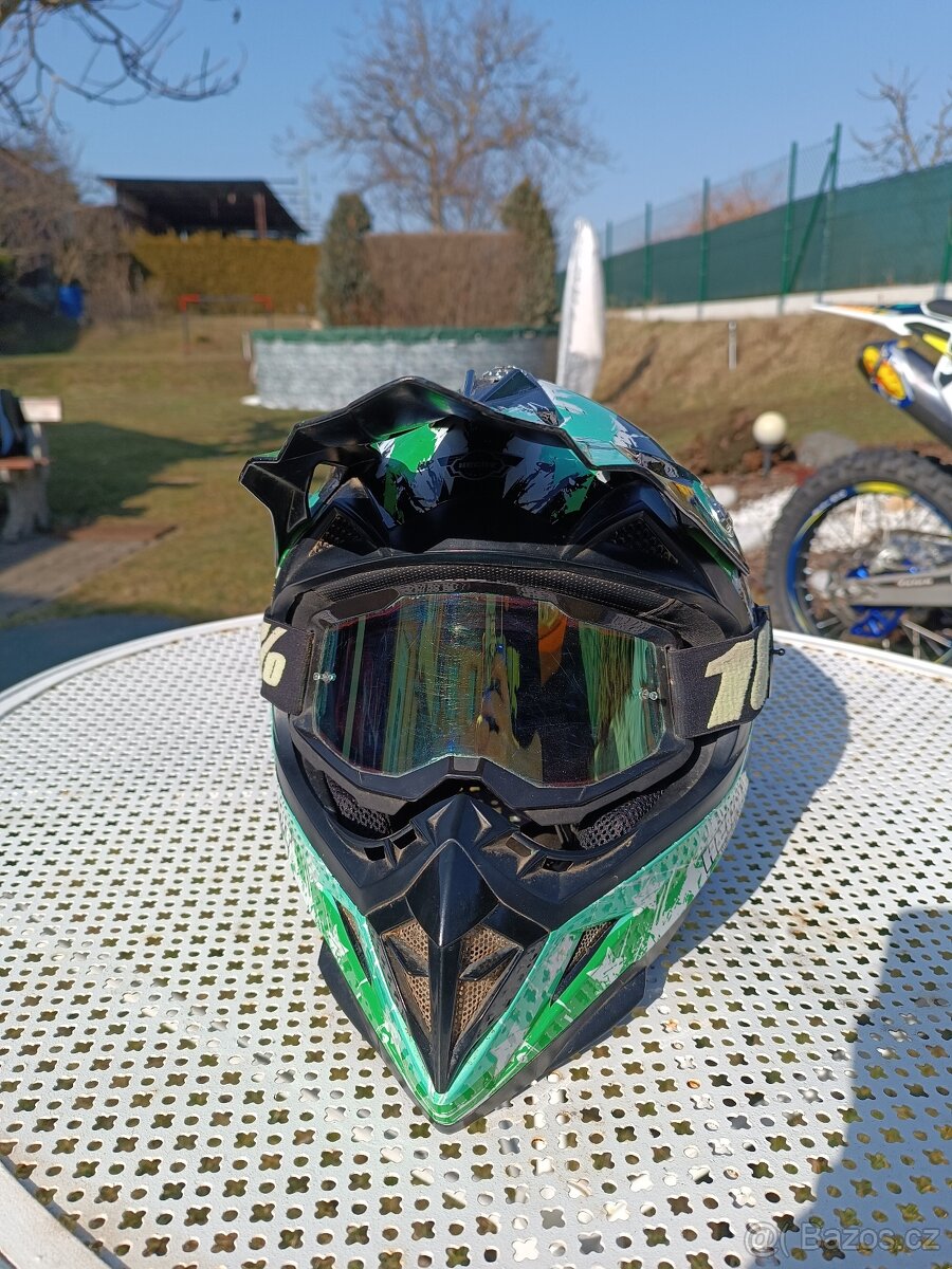 Motokrosová helma