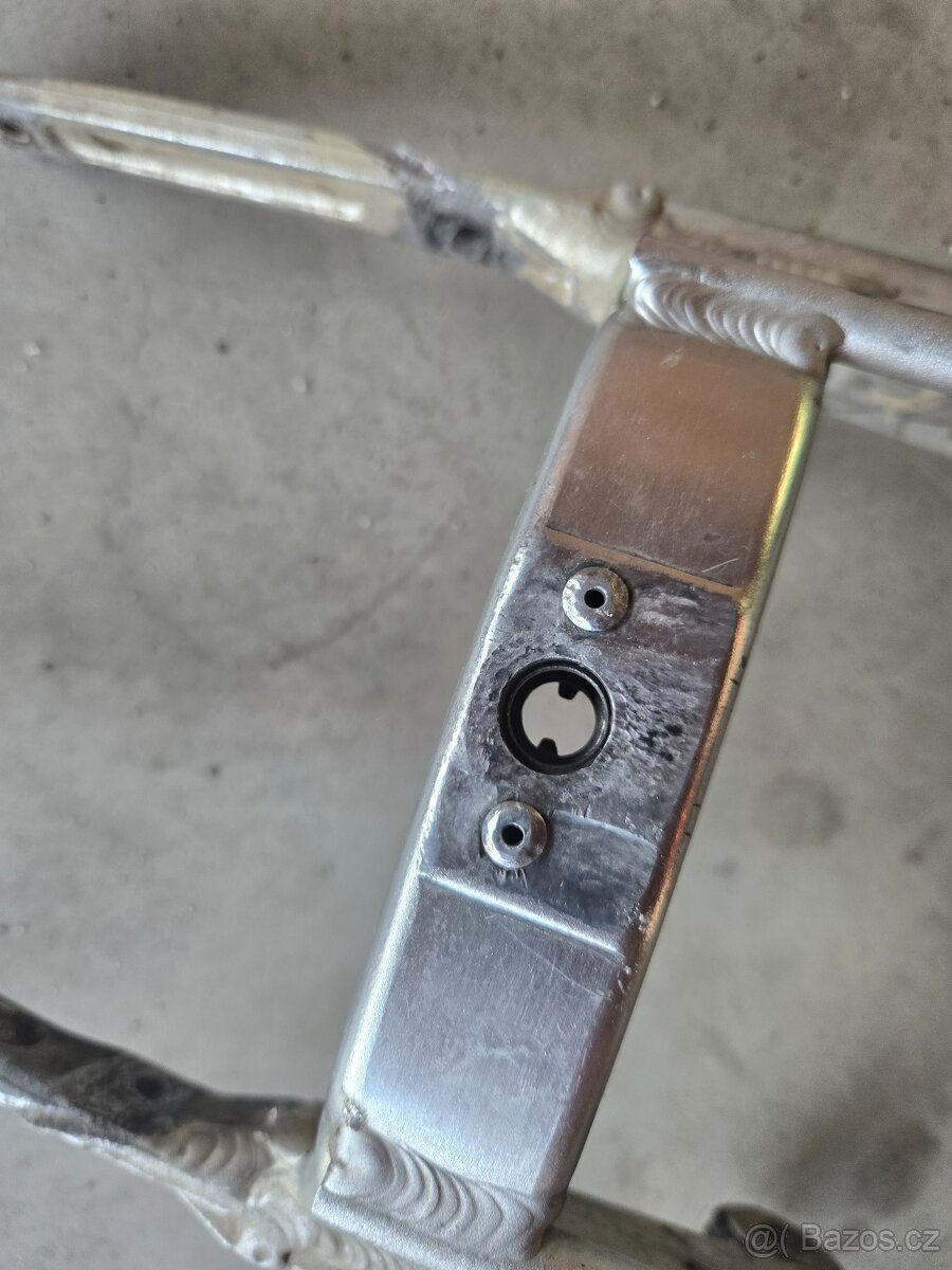 Posedsedlový rám Husqvarna 125