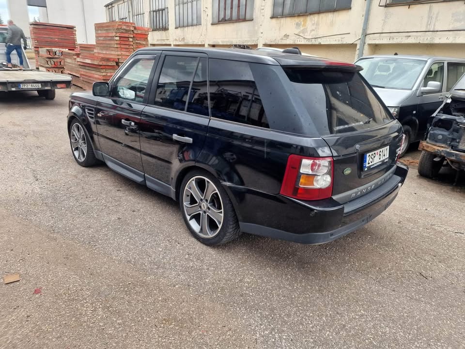 Range rover sport 2.7d na díly motor ko doklady