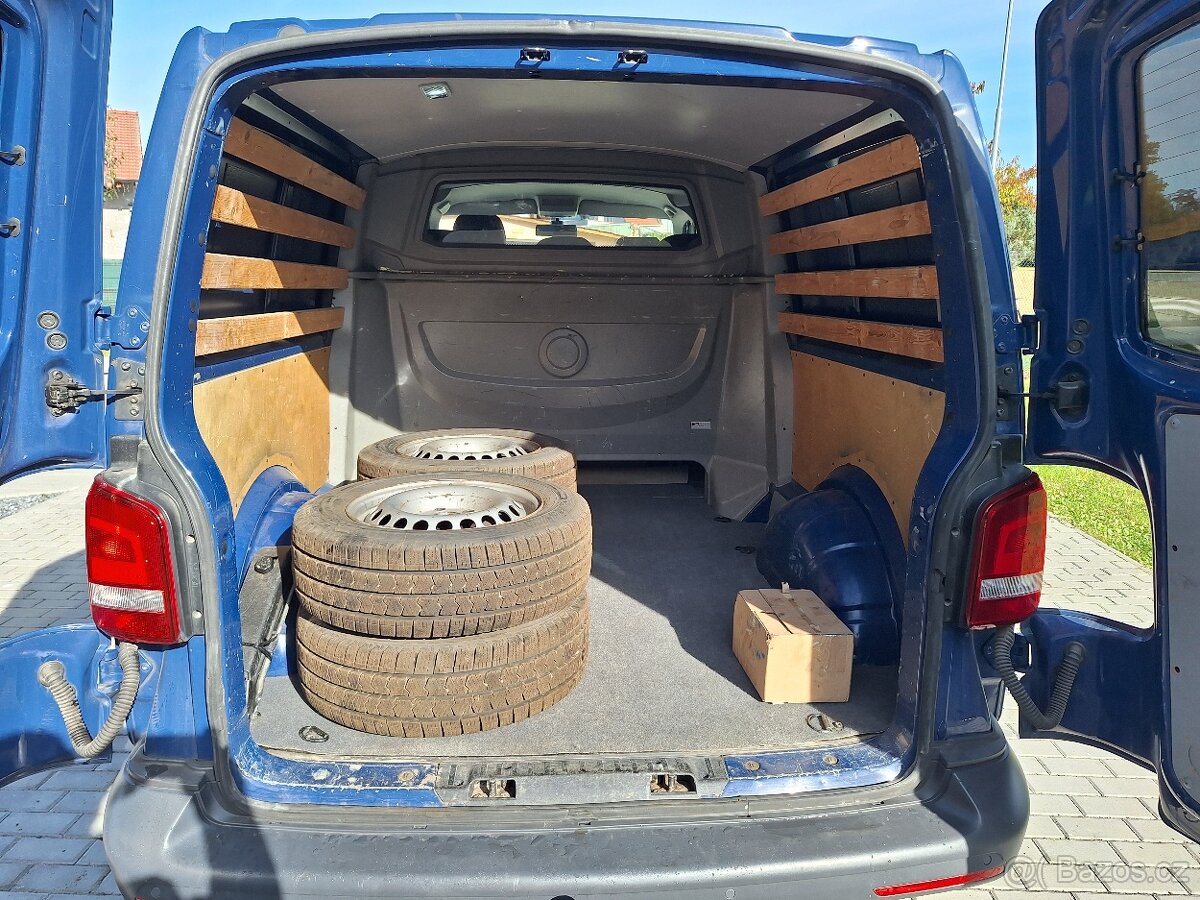 VW T5 LONG 2.0TDi 103kW 2013 5MÍST KLIMA KŮŽE - 5