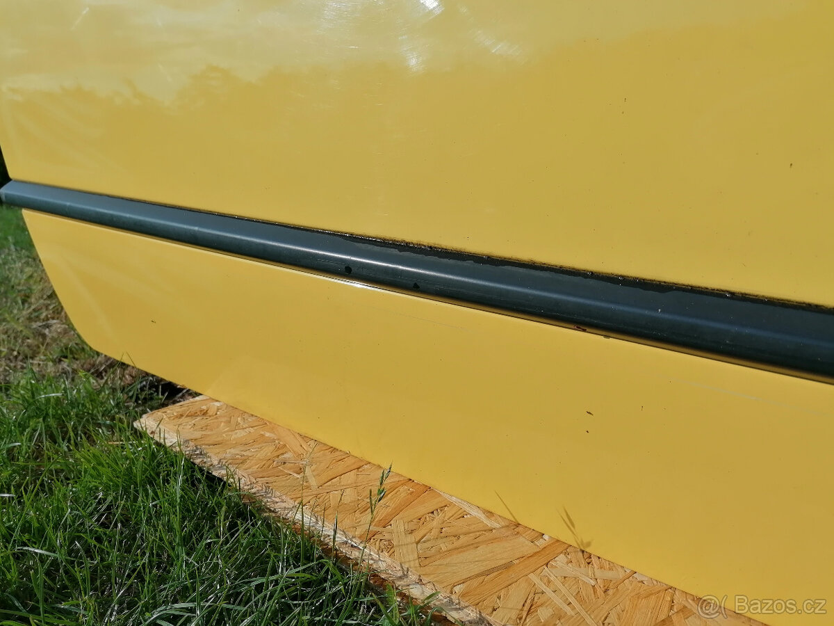BMW E36 Compact pravé dveře DAKARGELB - 5