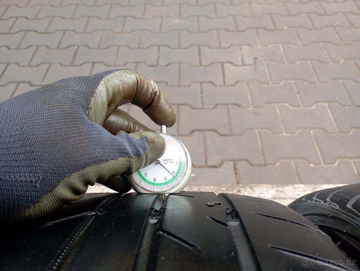 245/35/20 použité letní pneu Achiles - 5