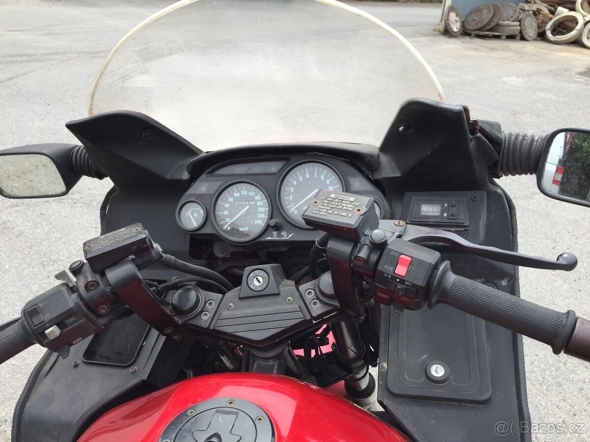 Kawasaki GTR 1000 - 5