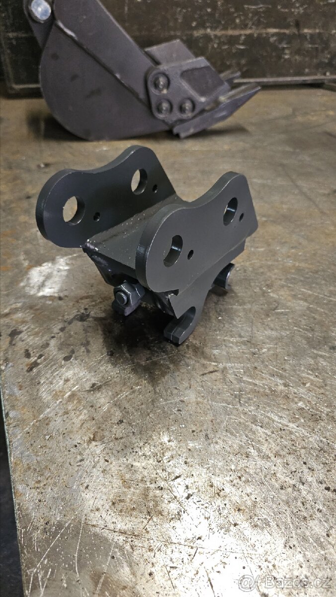 Rychloupínač pro čínský minibagr 1t - 5