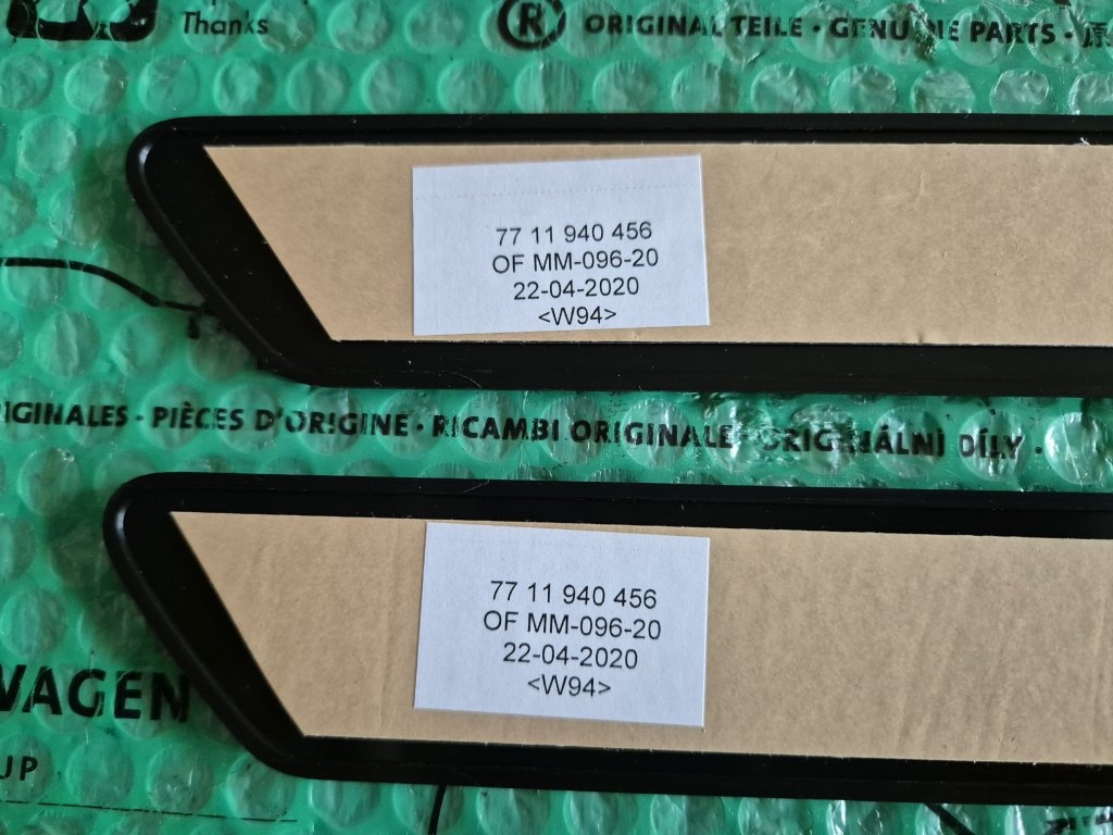 dekorativní ozdobné a ochranné lišty prahu Renault Captur 77 - 5