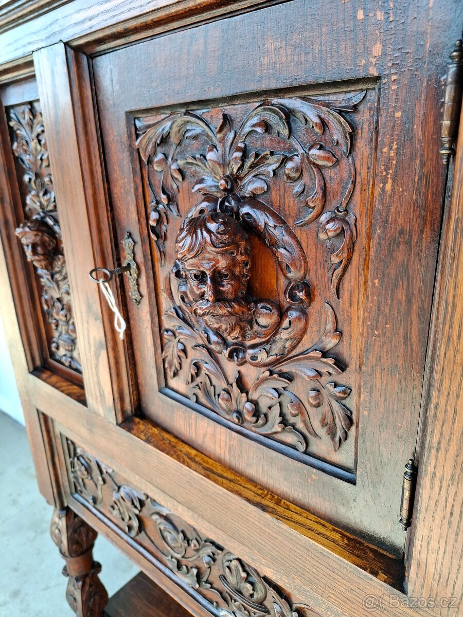 Starožitný renesanční kabinet - 5
