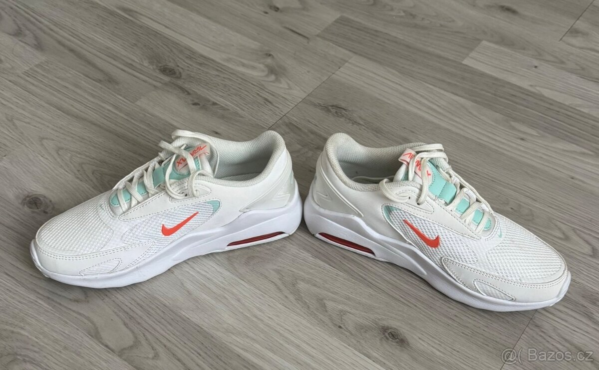 Dámské boty Nike Air Max Bolt v bílé barvě - 5