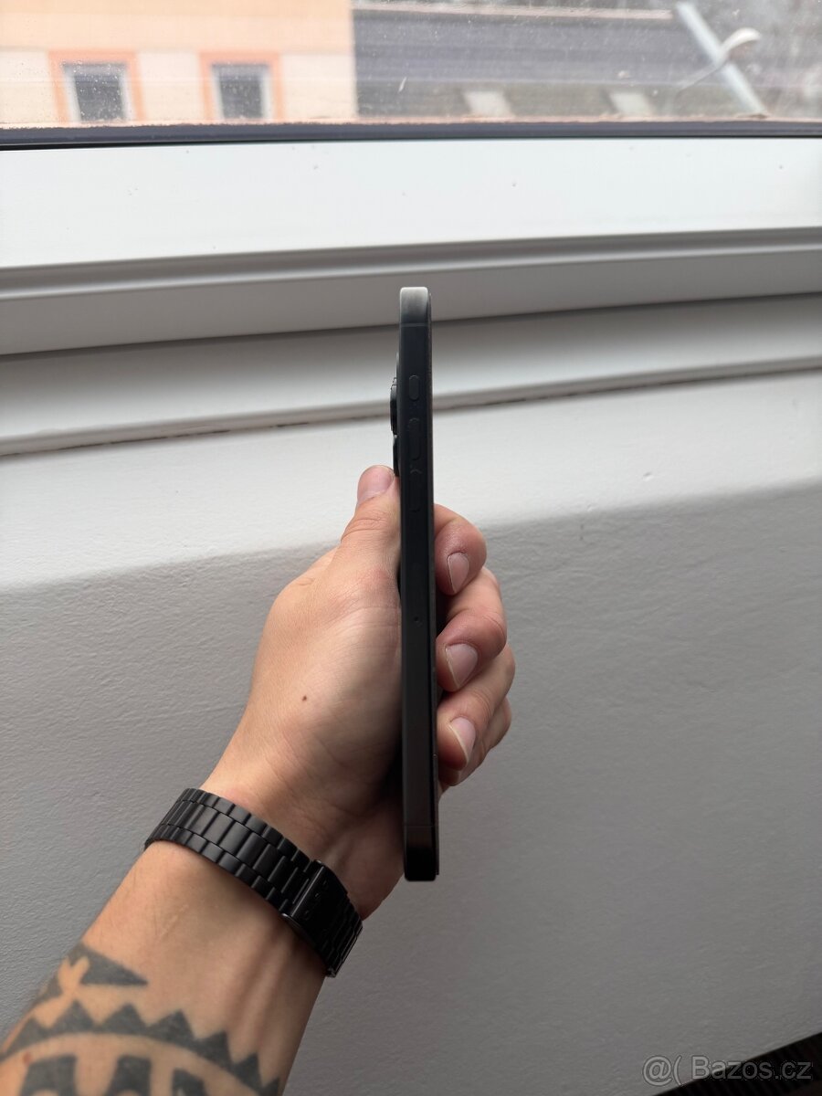 Apple iPhone 16 pro max 512GB černý titanium black - 5
