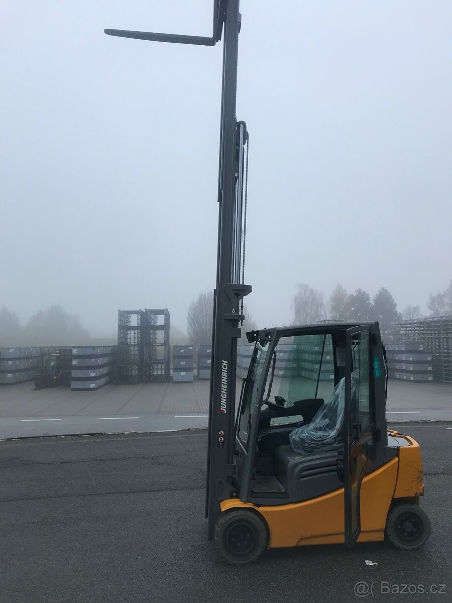 Jungheinrich efg 320 zasklený r.v.12/2017 - 5