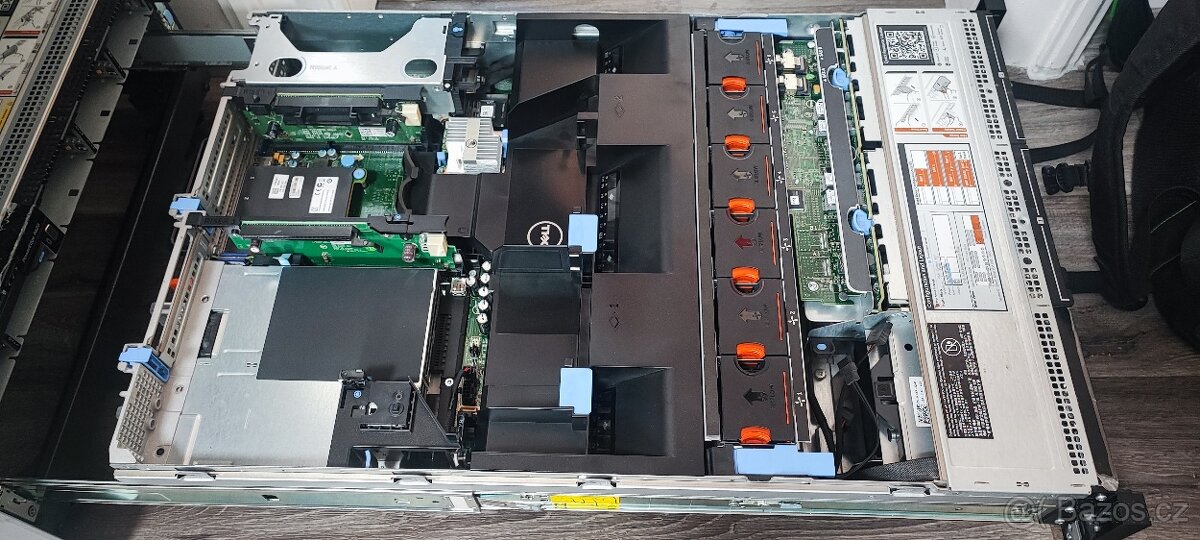 Server Dell R720, 2x E5-2609 v2, 72GB RAM + ližiny - 5