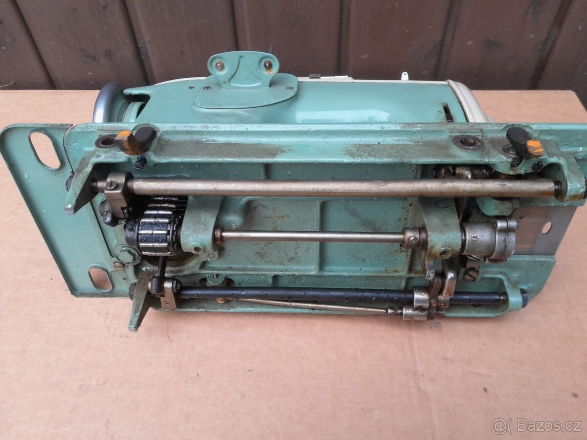 Šicí stroj LADA - 5