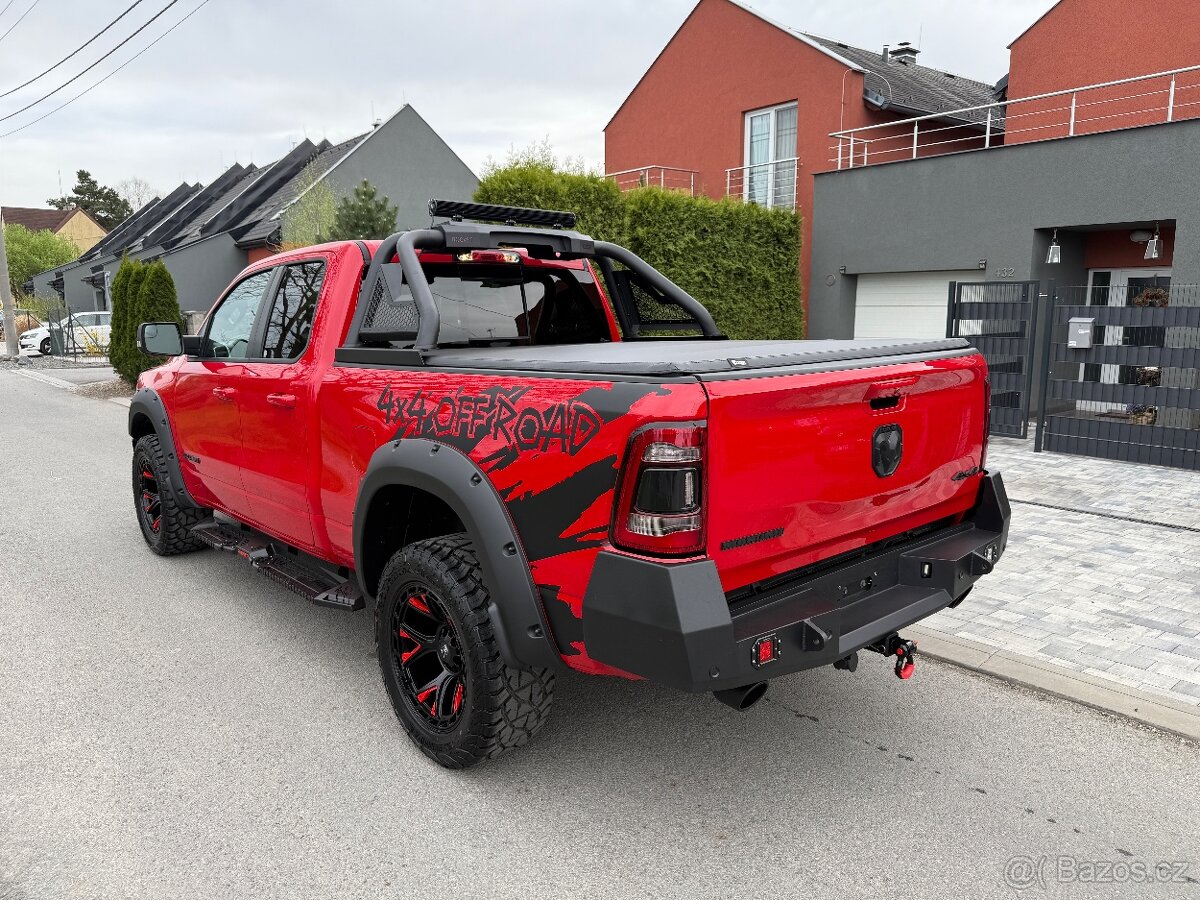 DODGE RAM 1500 HARD OFFROAD HEMI NAVIJÁK