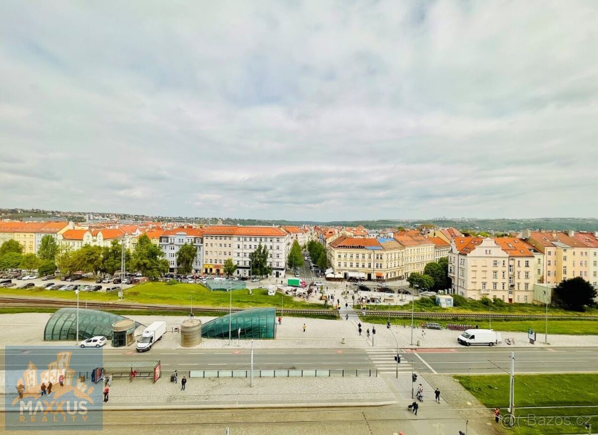 Hradčanská Office Center - pronájem kanceláře (900 m2), Prah - 5