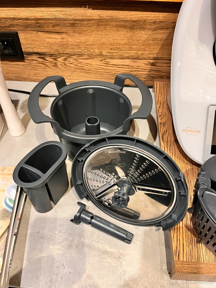 Thermomix TM6 s bohatým příslušenstvím - 5