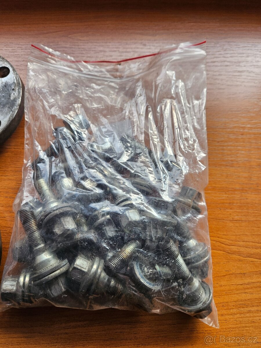 Podložky pod kola 5x108, šířka 15mm, vč. šroubů - 5